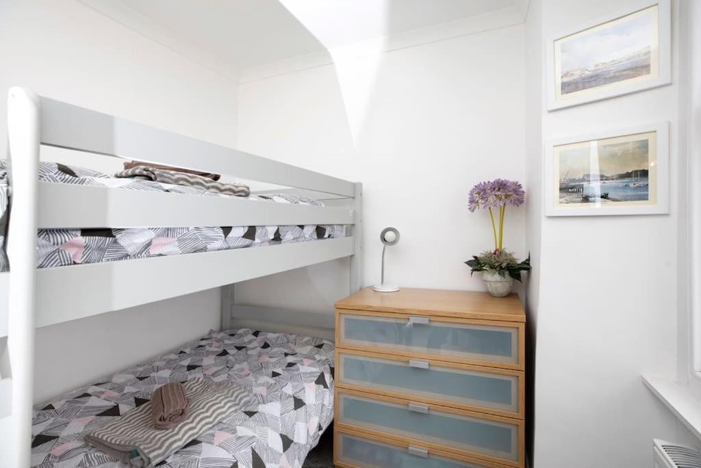 Beach Front Flat Shaldon With Parking Extérieur photo
