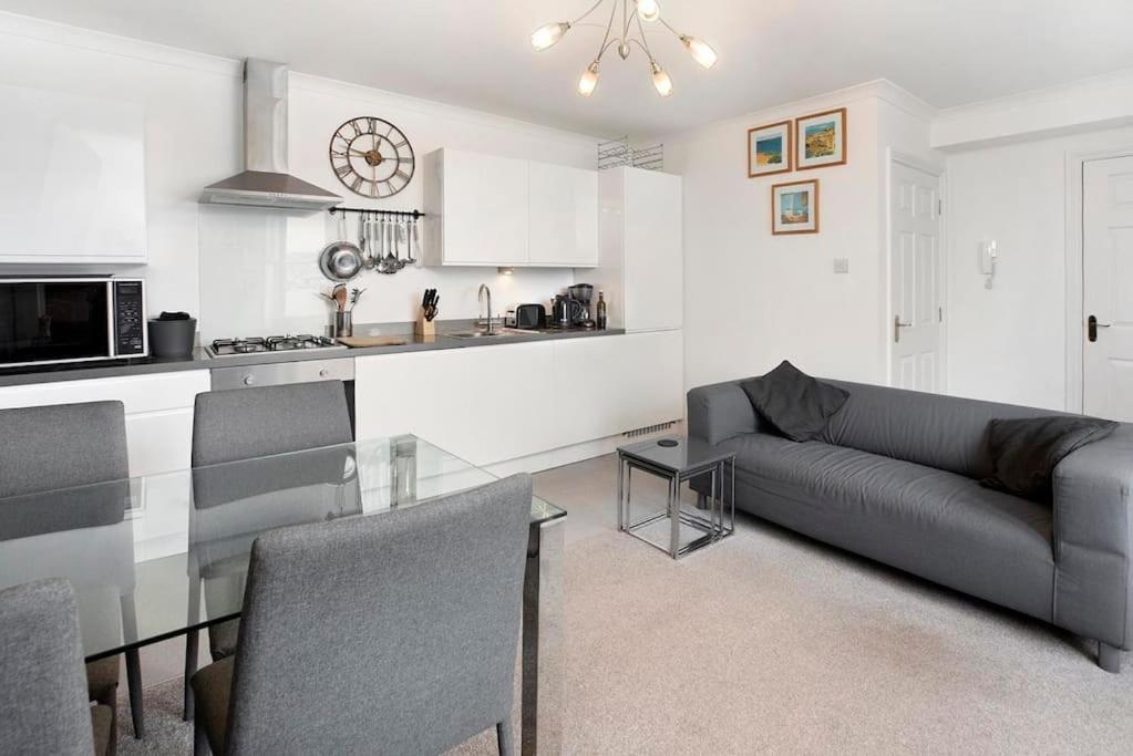 Beach Front Flat Shaldon With Parking Extérieur photo